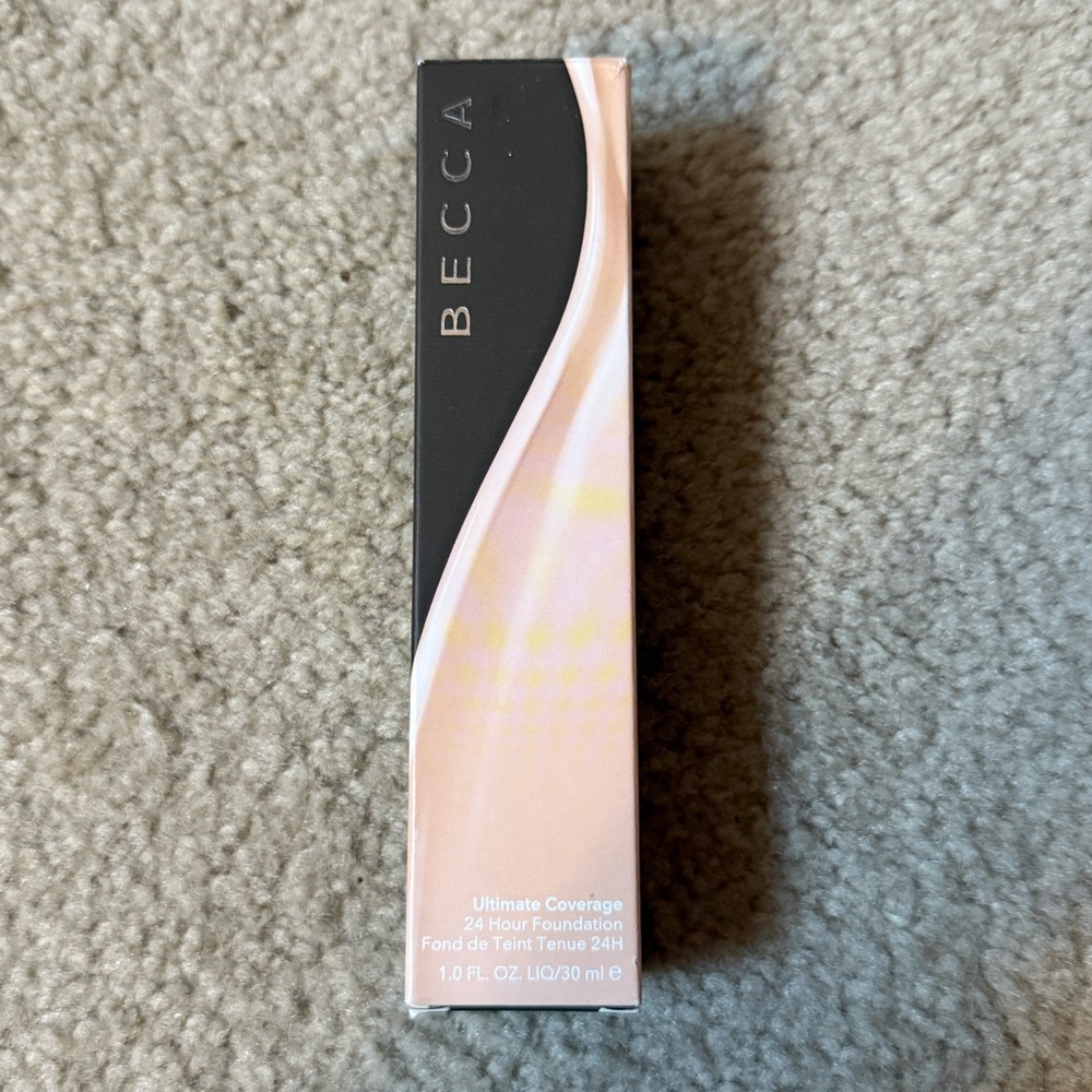 NWT BECCA 24 Hour Long Wear Foundation in Porcelain